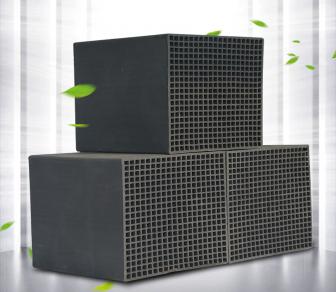  蜂窩活性炭與顆?；钚蕴啃Ч容^